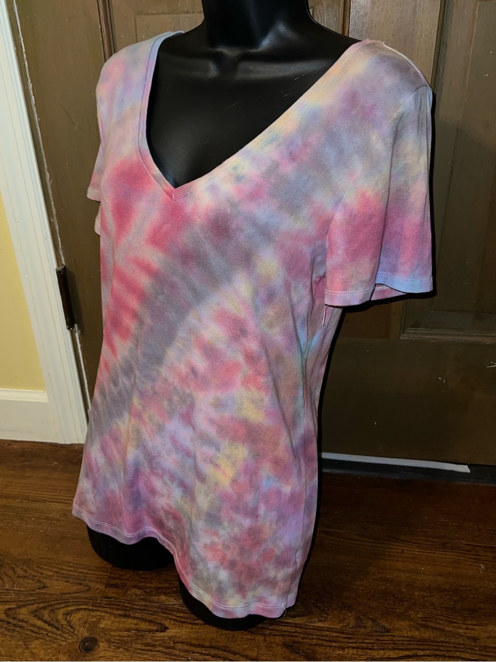 A New Day Colorful Abstract Tie-Dye V-Neck Modal Short Sleeve Shirt Size M - Picture 4 of 9